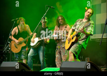 Kiel, Allemagne, June 25, 2015 Rockgrass-Band américain Bugo vivent sur la Semaine de Kiel 2015 Banque D'Images