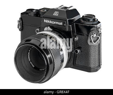 1975 Nikkormat EL en noir avec 55mm Micro Nikkor Banque D'Images