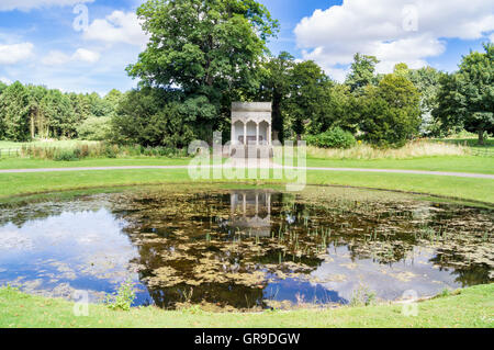 Siège gothique folie, par James Paine, 1764, Hardwick Park, Sedgefield, County Durham, Angleterre Banque D'Images