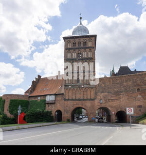 Burgtor, porte du château, ville hanséatique de Lübeck, Site du patrimoine mondial de l'Schleswig-Holstein, Allemagne, Europe Banque D'Images