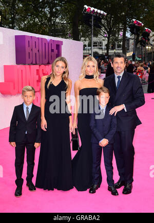 Patrick Dempsey, Jillian Fink et famille assister à la première mondiale de Bridget Jones's Baby à l'odéon cinéma, Leicester Square, Londres. Banque D'Images