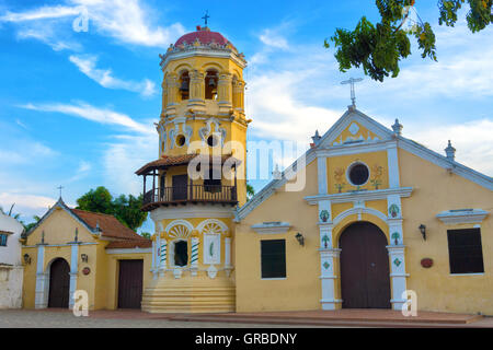 L'Église historique de Santa Barbara à Mompox, Colombie Banque D'Images