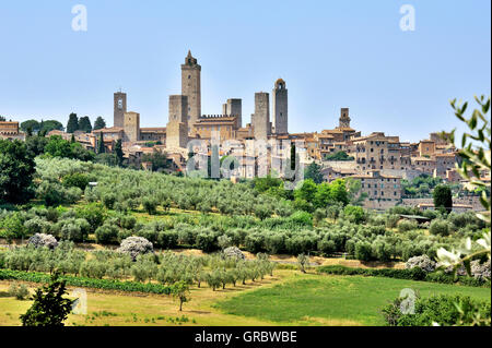 Skyline de San Gimignano, la ville et la Maison-tour de la Moyen-Âge, Toscane, Italie Banque D'Images