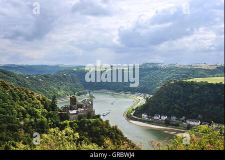 Château Katz Au bord du Rhin, vue sur les rochers de Lorelei, vue panoramique sur la vallée et les montagnes environnantes, Vallée du Haut-Rhin moyen, Allemagne Banque D'Images