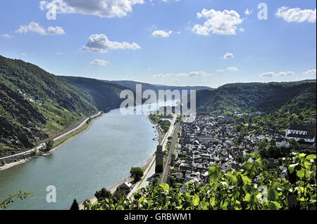 La vallée du Rhin moyen, avec Ville Oberwesel, Vallée du Haut-Rhin moyen, Allemagne Banque D'Images