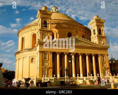 Santa Marija Assunta à Mosta sur Malte Banque D'Images