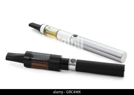 Deux E-Cigarettes sur fond blanc Banque D'Images