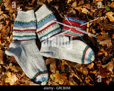 Hand-Knitted bas de laine Banque D'Images