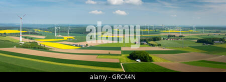 Panorama aérien Wind Farm en Allemagne Banque D'Images