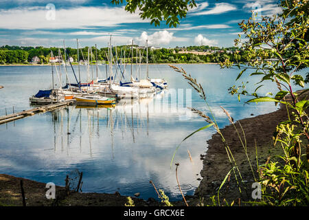 Jetée sur le lac, ici Möhnetalsperre Banque D'Images