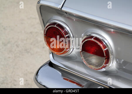 Au feu arrière Opel Rekord Banque D'Images