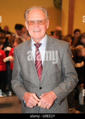 Légende Gustav-Adolf Schur Täve vélo lors d'une cérémonie en l'honneur de son 85e anniversaire à Biederitz Banque D'Images