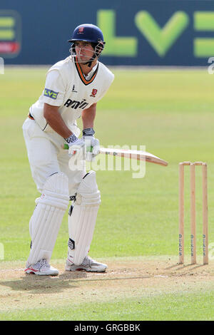 Alastair Cook, de l'Essex en Angleterre et la CCC se prépare à faire face à sa première livraison de la saison 2011 - LA CCC vs Essex CCC - Worcestershire County Cricket Match amical à la Ford Comté Rez, Chelmsford - 30/03/11 Banque D'Images