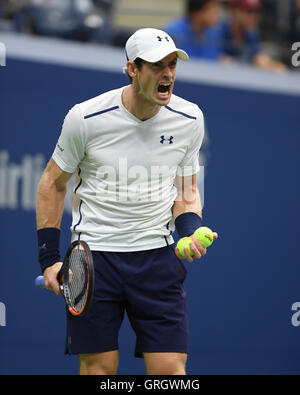 Flushing Meadows, New York, USA. 7 Septembre, 2016. Andy Murray réagit pendant son match contre Kei Nishikori sur Arthur Ashe Stadium de l'USTA Billie Jean King National Tennis Center le 7 septembre 2016 à Flushing Queens. Credit : mpi04/MediaPunch MediaPunch Crédit : Inc/Alamy Live News Banque D'Images