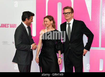 Berlin, Allemagne. 30Th Jun 2016. US-American acteurs Patrick Dempsey (l-r), Renee Zellweger et l'acteur britannique Colin Firth arrivant pour la première allemande du film 'Bridget Jones'' à Berlin, Allemagne, 7 septembre 2016. La comédie s'affiche dans les salles allemandes le 20 octobre 2016. PHOTO : JENS KALAENE/dpa/Alamy Live News Banque D'Images