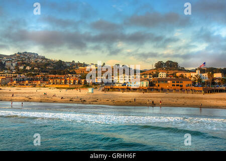 Coucher de soleil sur Pismo Beach Pier Banque D'Images