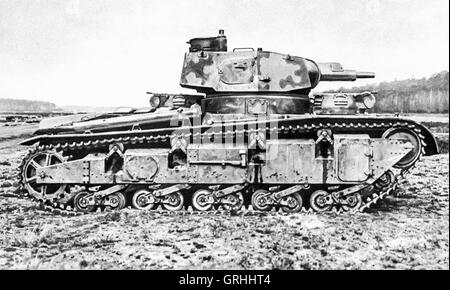 Panzerkampfwagen NeubauFahrzeug German prototype réservoir, sur la photo est la variante Krupp PzKpfw NbFz VI désigné dispose d''une75 mm KwK L/24 canon principal à côté de l'enseignement secondaire 37 mm KwK L/45 (obscurci par canon sur la photo). Seulement 3 prototypes ont été construits pour cette conception en 1935-1936 et a participé à la bataille de Norvège en 1940 avant d'être mis au rebut. Banque D'Images