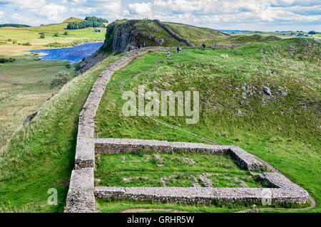 39 Milecastle, Steel Rigg et Crag Lough sur mur d'Hadrien près de une fois préparé, Cumbria, Angleterre Banque D'Images