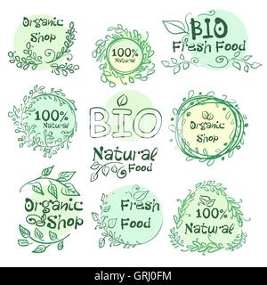 Ensemble d'éléments logotypes bio dessiné à la main, des aliments biologiques, naturels pour votre conception. Vector Illustration de Vecteur