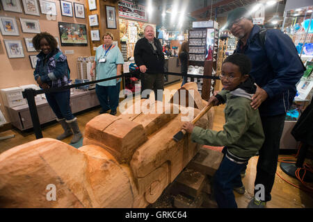 Aigle Corbeau Gifts & Gallery. Mount Roberts Tramway. Juneau, Alaska. USA. Banque D'Images