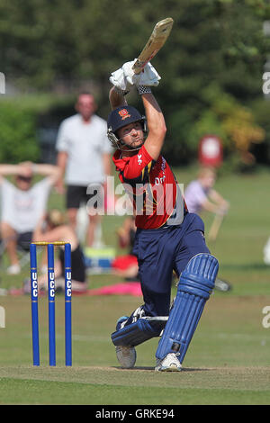 Jaik Mickleburgh en action au bâton d'Essex - Upminster CC vs Essex CCC - Graham Napier Cricket Match Prestations à Upminster Park - 09/09/12 Banque D'Images