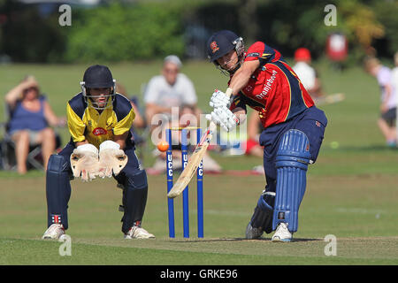 Jaik Mickleburgh en action au bâton d'Essex - Upminster CC vs Essex CCC - Graham Napier Cricket Match Prestations à Upminster Park - 09/09/12 Banque D'Images