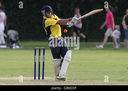 Upminster CC vs Essex CCC - Graham Napier Cricket Match Prestations à Upminster Park - 09/09/12 Banque D'Images