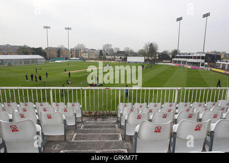 Vue générale avant le début de jouer - LA CCC vs Essex Kent CCC - amical d'avant saison match de cricket l'Essex County Ground, Chelmsford - 03/04/14 Banque D'Images