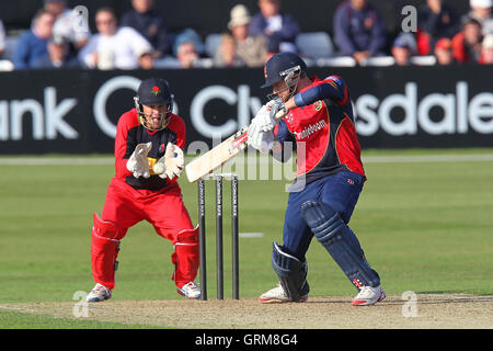 Jaik Mickleburgh en action au bâton d'Essex - Essex Eagles vs Lancashire Lightning - Yorkshire Bank YB40 Cricket au sol, Chelmsford Essex County - 16/06/13 Banque D'Images