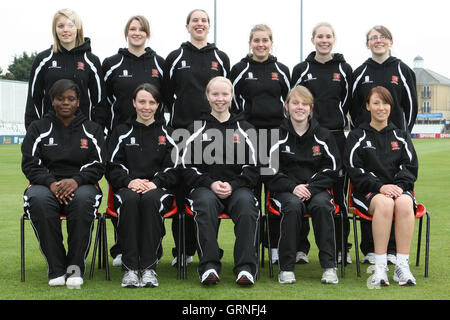 L'équipe de CCC Essex Womens posent pour une photo de l'équipe CCC - Essex Appuyez sur Jour à la Ford Comté Masse - 07/04/10