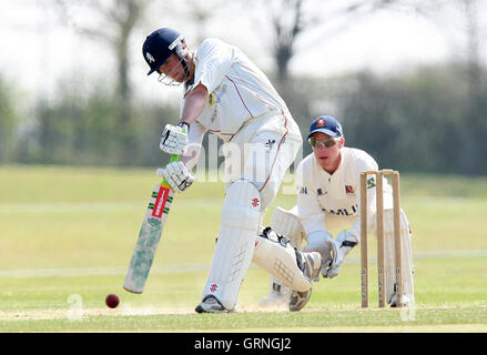 La CCC Essex 2e XI vs Suffolk CCC - Cricket Friendly à Billericay Cricket Club - 18/04/10 Banque D'Images