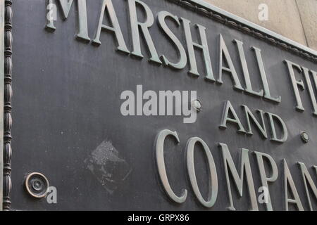 Marshall Field's plaque sur l'extérieur de ce qu'on Marshall Fields (aujourd'hui Macy's) dans la région de Chicago IL Banque D'Images