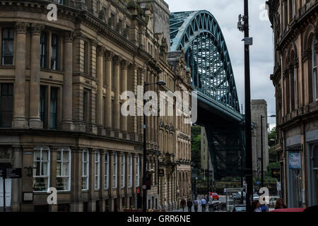 Tyne Bridge vu de Grey Street Banque D'Images