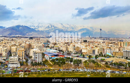 Vue de la tour Azadi de Téhéran Banque D'Images