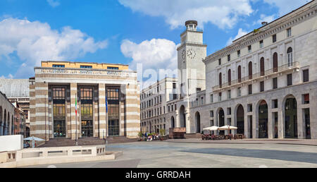 Piazza della Vittoria, dans le centre de Brescia, Lombardie, Italie Banque D'Images