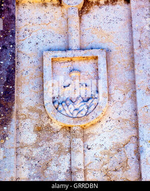 Ville antique Aqueduc Usseira Symbole Obidos au Portugal. Aqueduc créé en 1575. Banque D'Images