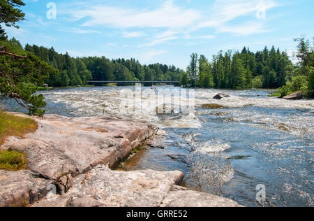 Kotka. La Finlande. Sur rapide Langinkoski Kymi (Rivière Kymijoki) Banque D'Images
