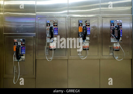 Quatre téléphones publics dans les terminus de Grand Central Banque D'Images