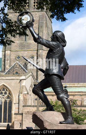 La statue du roi Richard III par James Walter Butler RA à l'extérieur de la cathédrale de Leicester Banque D'Images