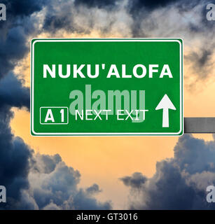 NUKU'ALOFA road sign against clear blue sky Banque D'Images