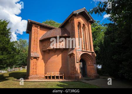 Watts Chapelle Cimetière Compton Surrey. Conçu par Mary Watts. Banque D'Images