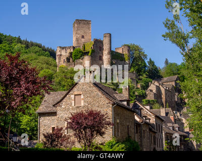 Belcastel, intitulée Les Plus Beaux Villages de France, Rouergue, Aveyron, France Banque D'Images