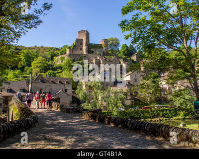 Belcastel, intitulée Les Plus Beaux Villages de France, Rouergue, Aveyron, France Banque D'Images