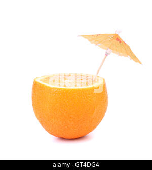 Couper l'orange en vertu de l'umbrella Banque D'Images