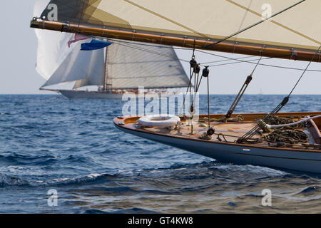 Imperia, Italie. Le 8 septembre 2016. Yachts à voile lors de Vele d'Epoca, un yacht vintage concours organisé tous les deux ans à Imperia. Banque D'Images