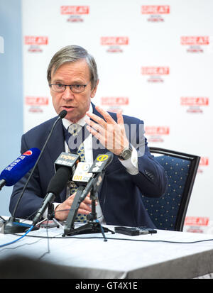 Hong Kong, . Sep 9, 2016. . Le maire de la ville de Londres, de l'échevin le Seigneur Mountevans, répond à la presse locale à l'Amirauté du consulat britannique.Le Maire est sur Hong Kong pour les réunions d'affaires en insistant sur la ville de Londres est encore ouverte pour faire des affaires dans un environnement post Brexit. © Jayne Russell. Credit : Jayne Russell/ZUMA/Alamy Fil Live News Banque D'Images