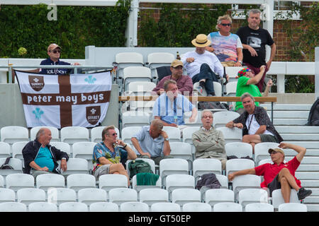 Londres, Royaume-Uni. Sep 9, 2016. Le 'Peter peut soutenir des garçons Surrey au quatrième jour du Championnat du comté de Specsavers Division One match contre Hampshire à l'Ovale. Crédit : David Rowe/Alamy Live News Banque D'Images