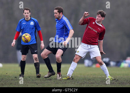 Ladram Bay FC (Bourgogne) vs Regents Park Les Routiers - Hackney & Leyton Dimanche Jack Morgan Cup Ligue de football à l'Afrique du Marais, marais de Hackney- 15/02/15 - s'applique le cas échéant auto-facturation - contact@tgsphoto.co.uk - AUCUNE UTILISATION NON RÉMUNÉRÉ Banque D'Images