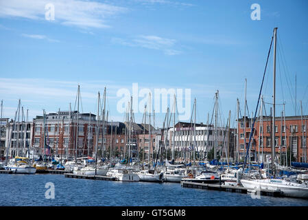 Dunkerque port intérieur pittoresque situé à proximité du centre ville, France, Nord, Europe Banque D'Images