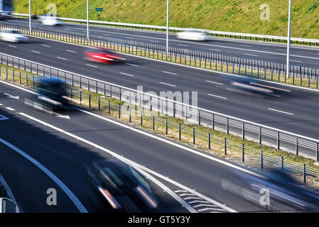 Six voies à accès à l'autoroute en Pologne. Banque D'Images